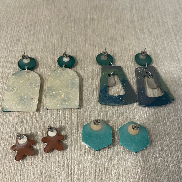 Set of 4 Handmade Polymer Clay Earring Set
Holiday/ Christmas Theme - Green - Picture 4 of 6